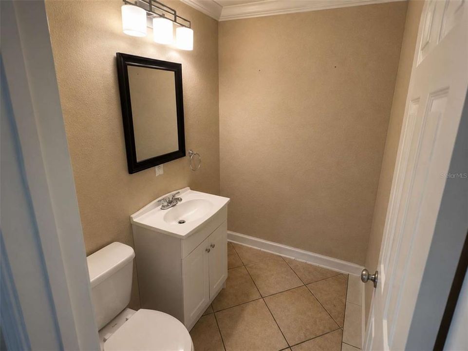 En Venta: $675,000 (4 camas, 2 baños, 3335 Pies cuadrados)
