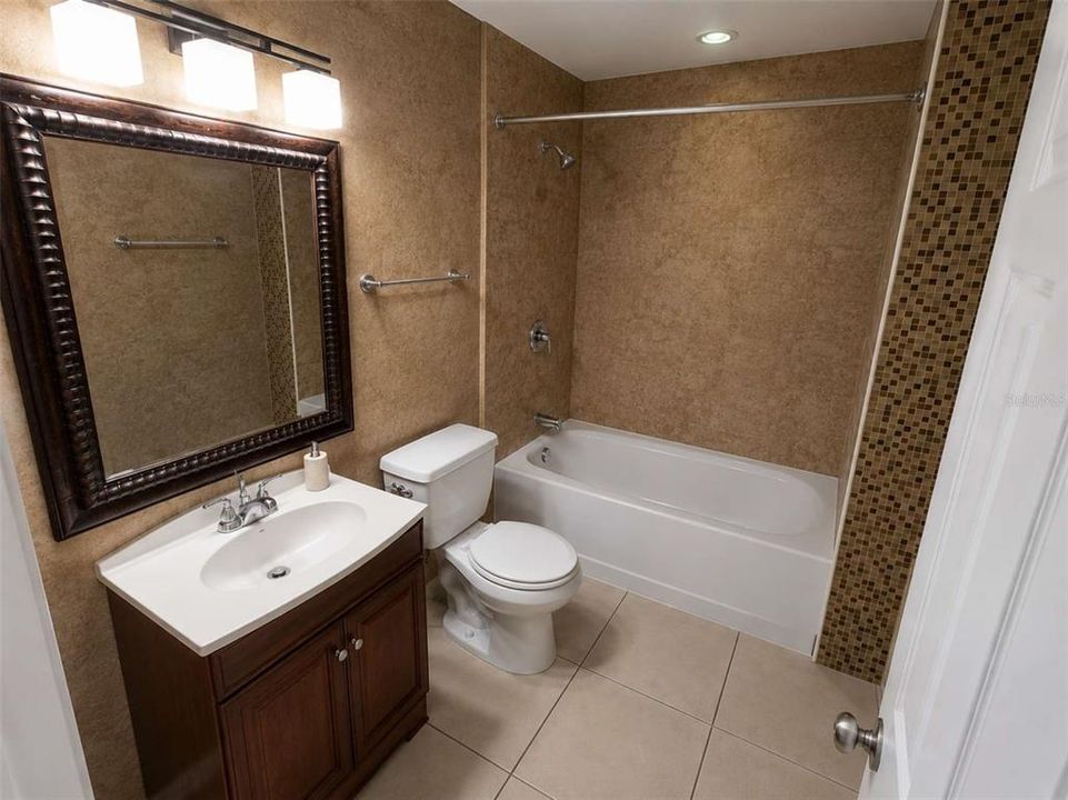En Venta: $675,000 (4 camas, 2 baños, 3335 Pies cuadrados)