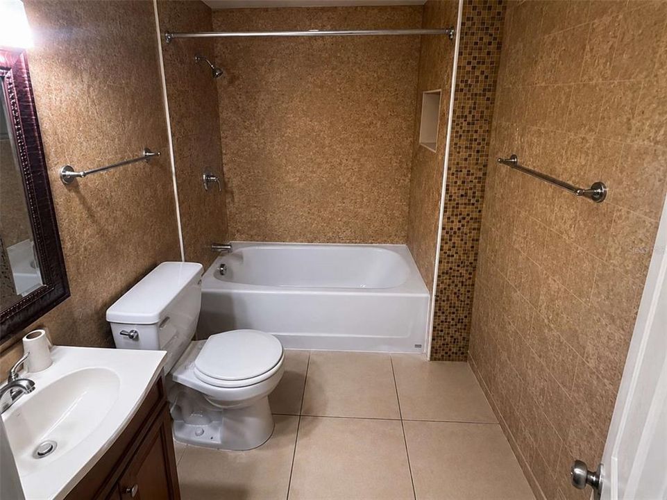 En Venta: $675,000 (4 camas, 2 baños, 3335 Pies cuadrados)