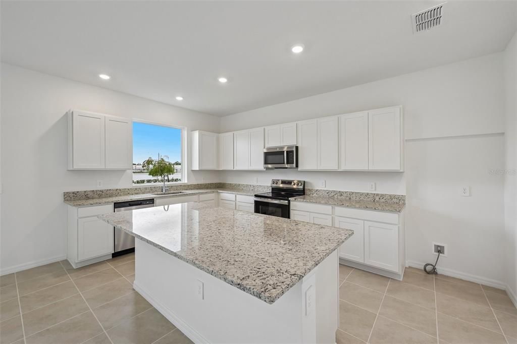 En Venta: $469,999 (3 camas, 2 baños, 2756 Pies cuadrados)