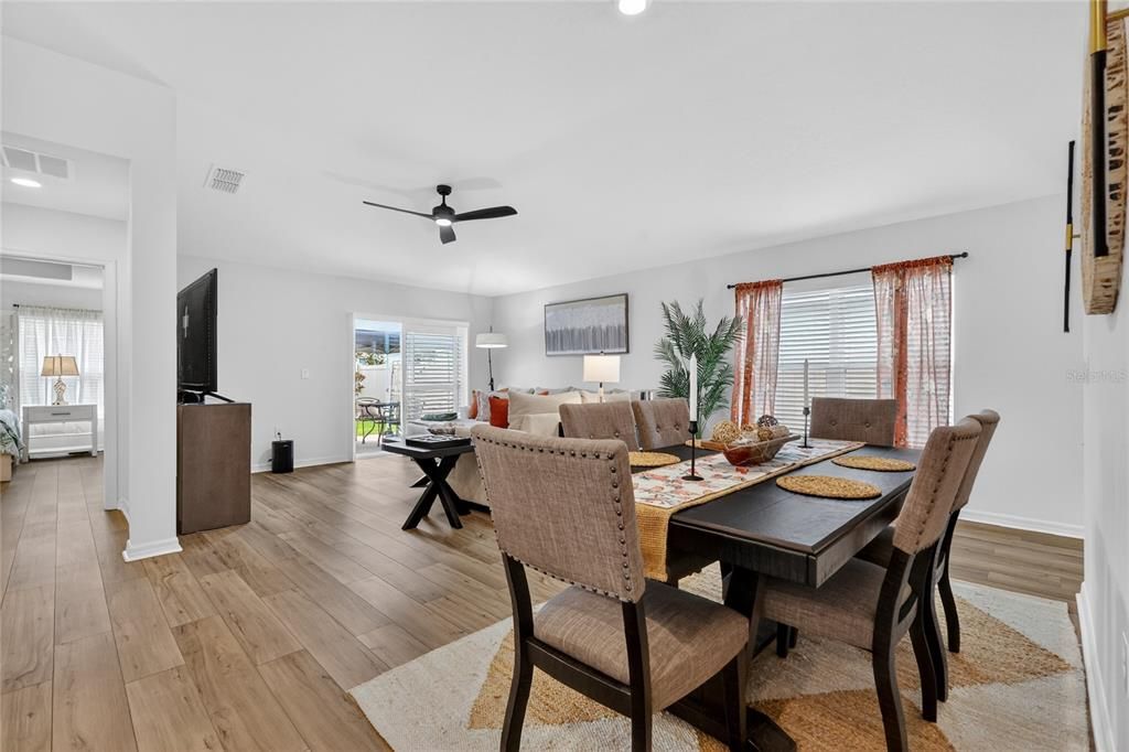 En Venta: $415,000 (3 camas, 2 baños, 1511 Pies cuadrados)