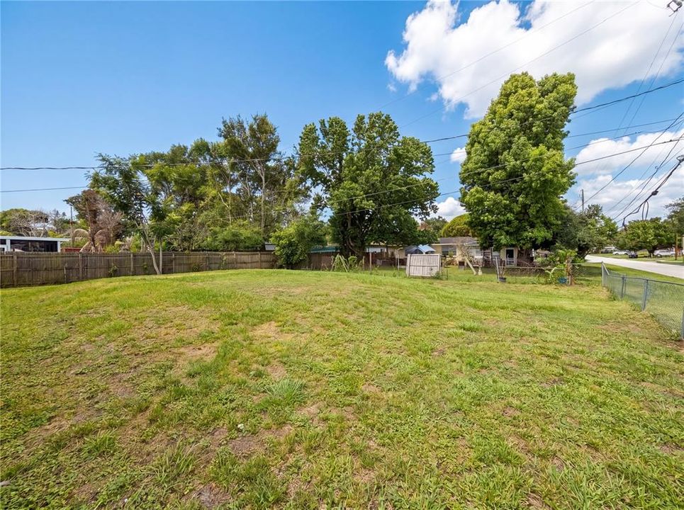 For Sale: $284,000 (3 beds, 2 baths, 946 Square Feet)