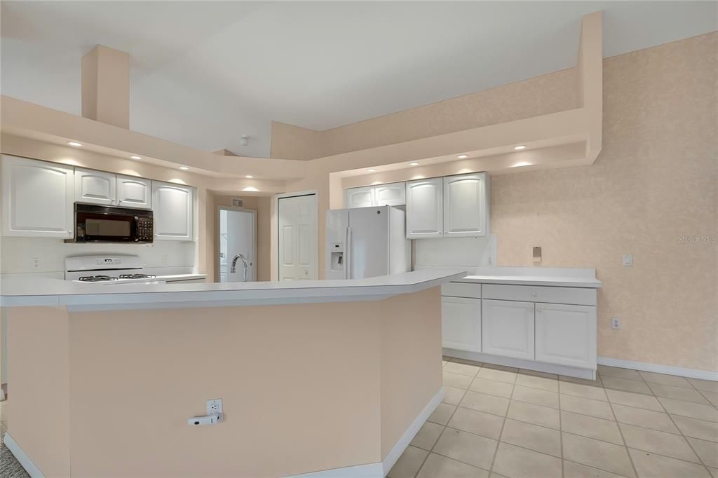 For Sale: $269,900 (2 beds, 2 baths, 1736 Square Feet)