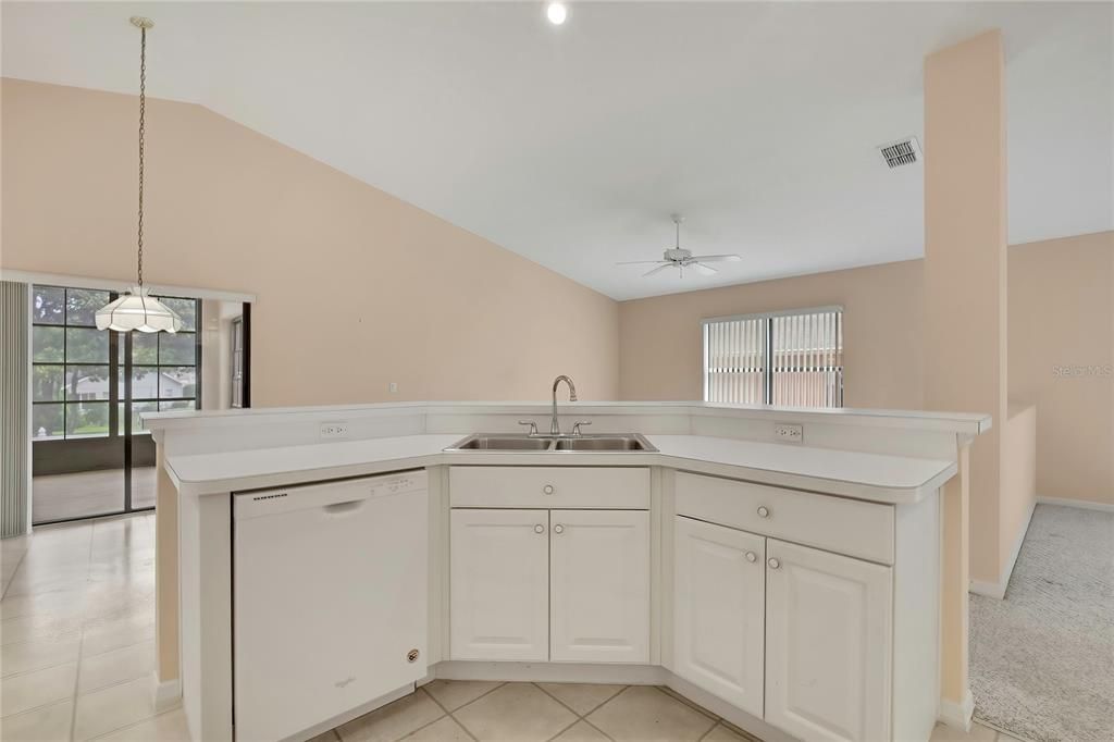 For Sale: $269,900 (2 beds, 2 baths, 1736 Square Feet)