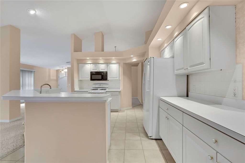 For Sale: $269,900 (2 beds, 2 baths, 1736 Square Feet)
