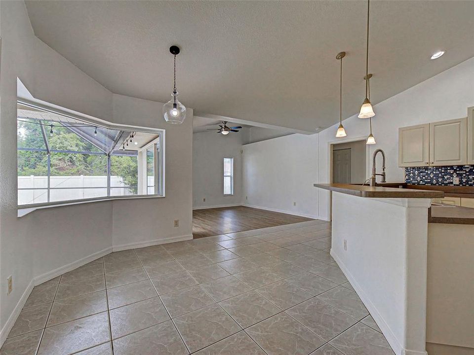 For Sale: $375,000 (3 beds, 2 baths, 1994 Square Feet)