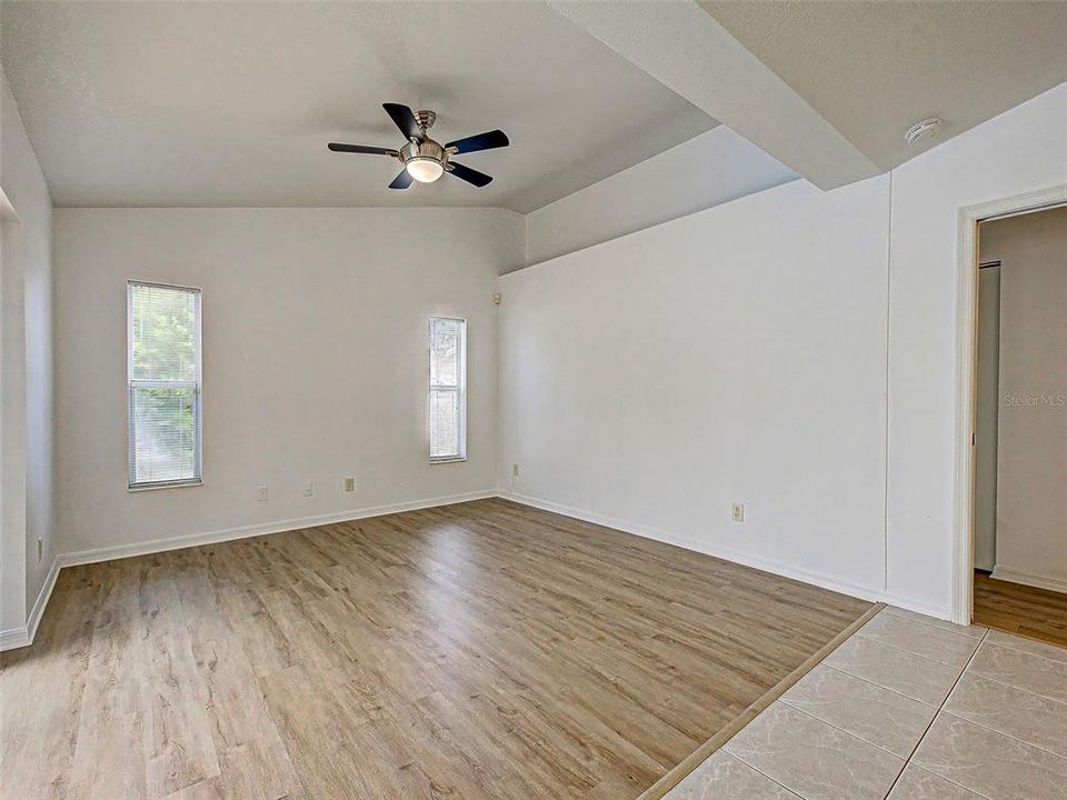 For Sale: $375,000 (3 beds, 2 baths, 1994 Square Feet)