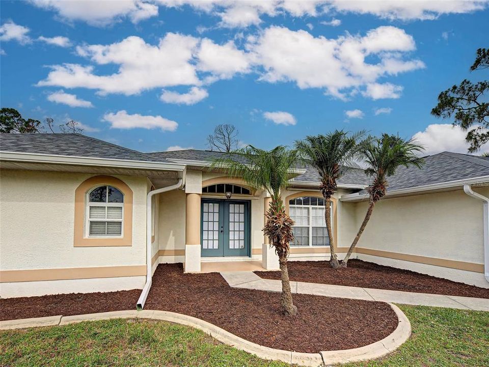 For Sale: $375,000 (3 beds, 2 baths, 1994 Square Feet)