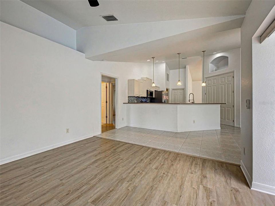 For Sale: $375,000 (3 beds, 2 baths, 1994 Square Feet)