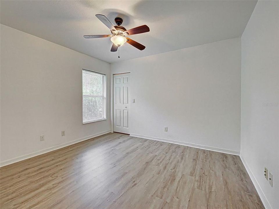 For Sale: $375,000 (3 beds, 2 baths, 1994 Square Feet)