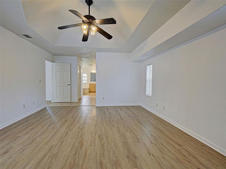 For Sale: $375,000 (3 beds, 2 baths, 1994 Square Feet)