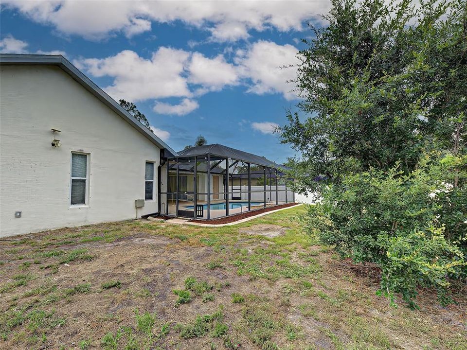 For Sale: $375,000 (3 beds, 2 baths, 1994 Square Feet)