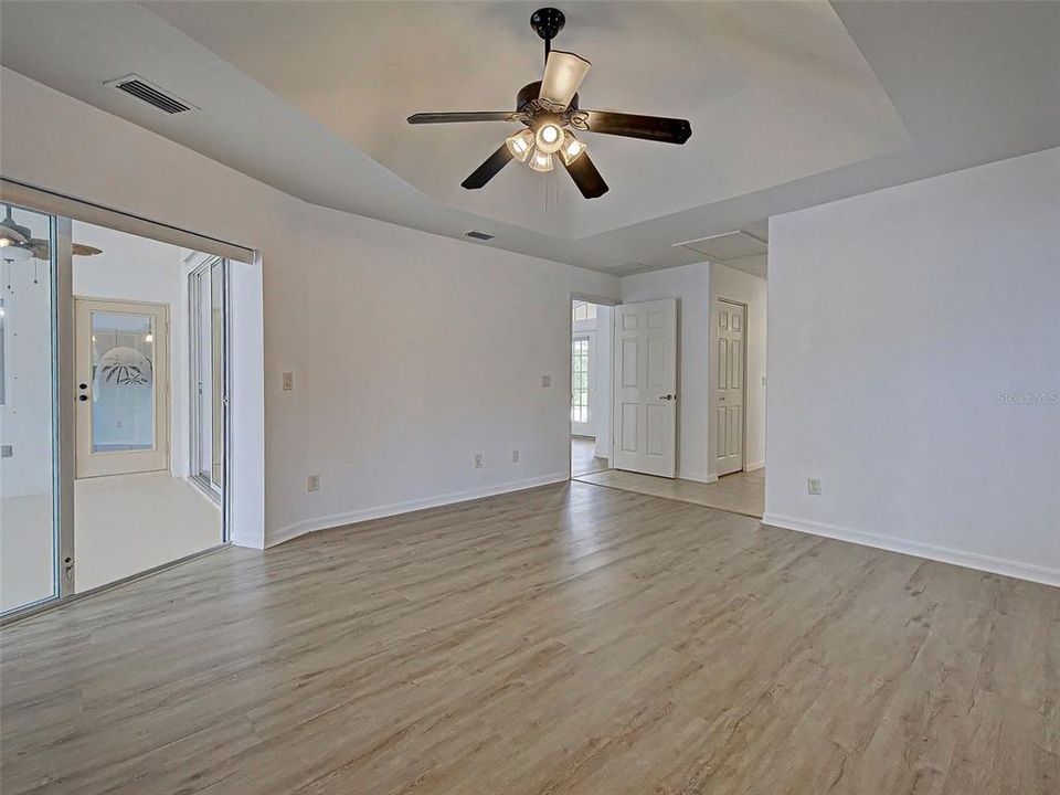 For Sale: $375,000 (3 beds, 2 baths, 1994 Square Feet)