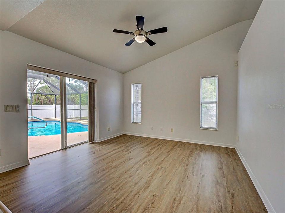 For Sale: $375,000 (3 beds, 2 baths, 1994 Square Feet)