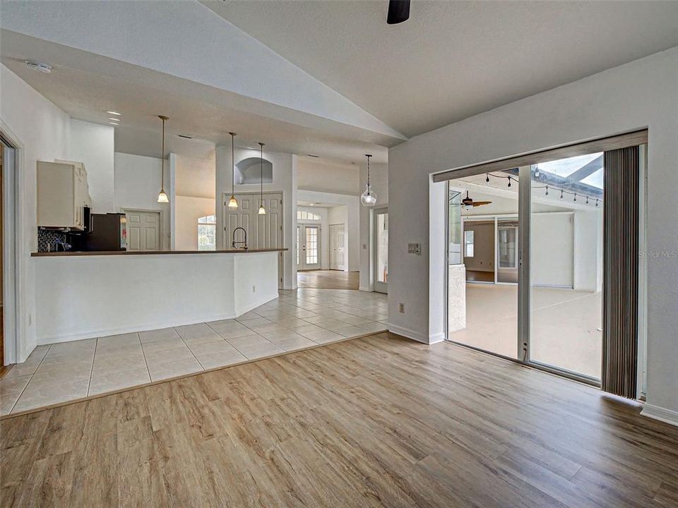 For Sale: $375,000 (3 beds, 2 baths, 1994 Square Feet)