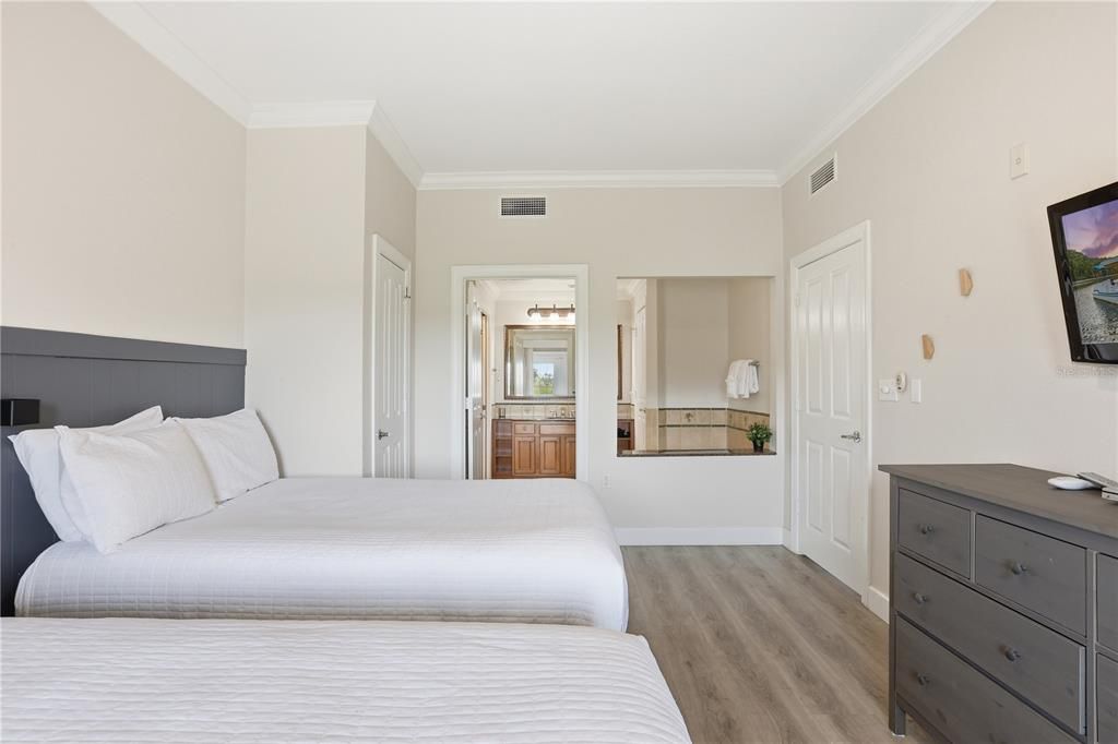 For Sale: $305,000 (3 beds, 2 baths, 1344 Square Feet)