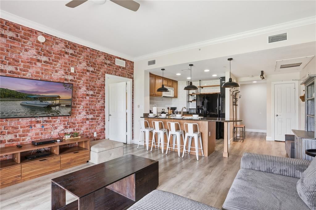 For Sale: $305,000 (3 beds, 2 baths, 1344 Square Feet)