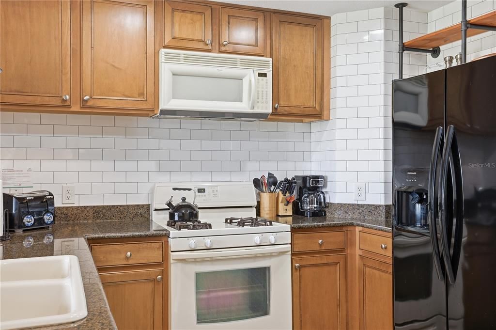 For Sale: $305,000 (3 beds, 2 baths, 1344 Square Feet)