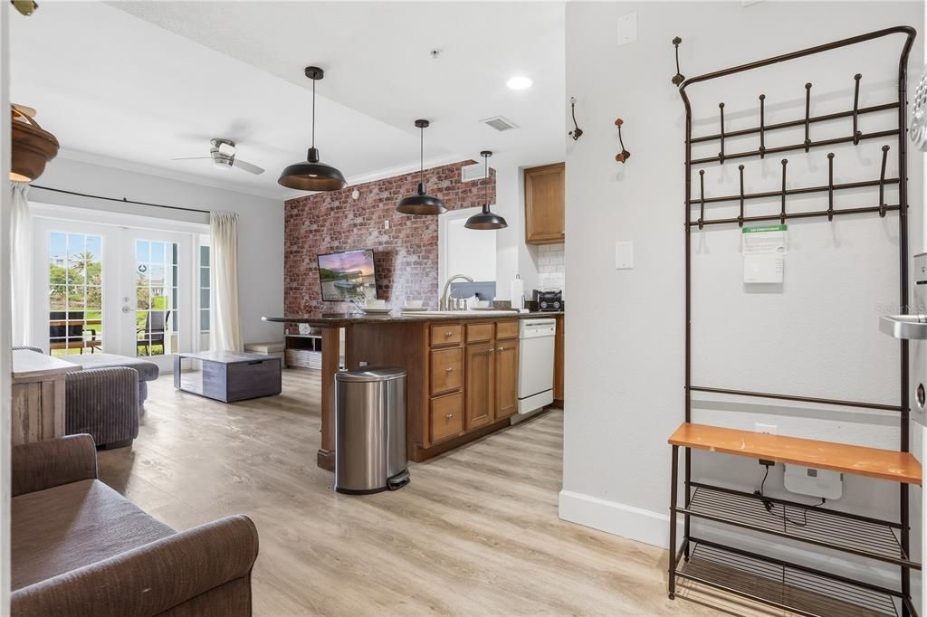 For Sale: $305,000 (3 beds, 2 baths, 1344 Square Feet)