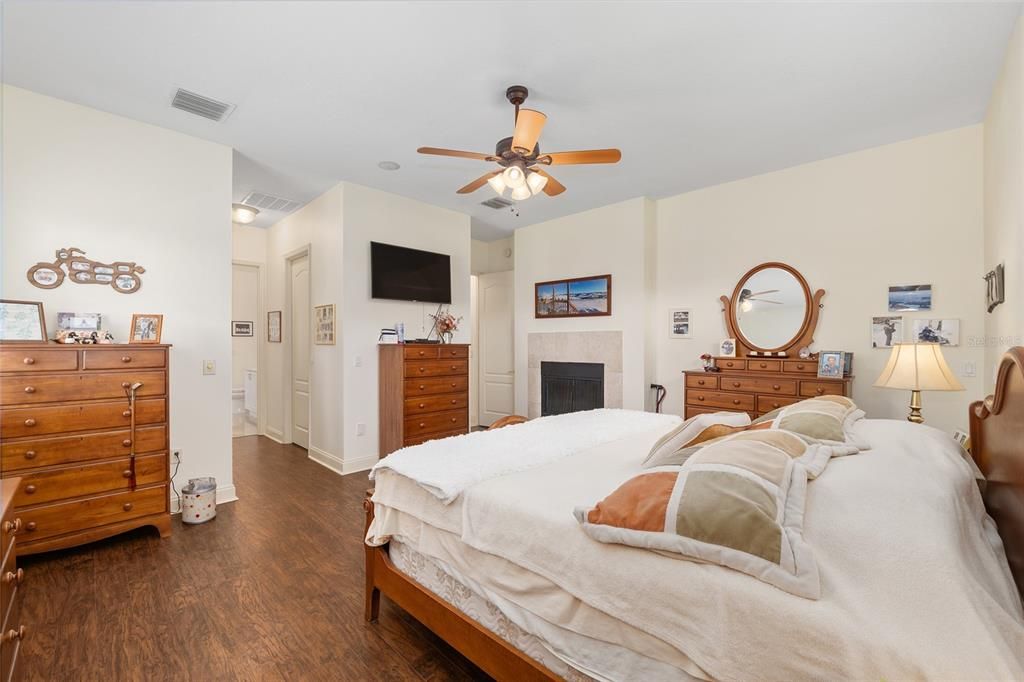 For Sale: $329,000 (3 beds, 2 baths, 2266 Square Feet)