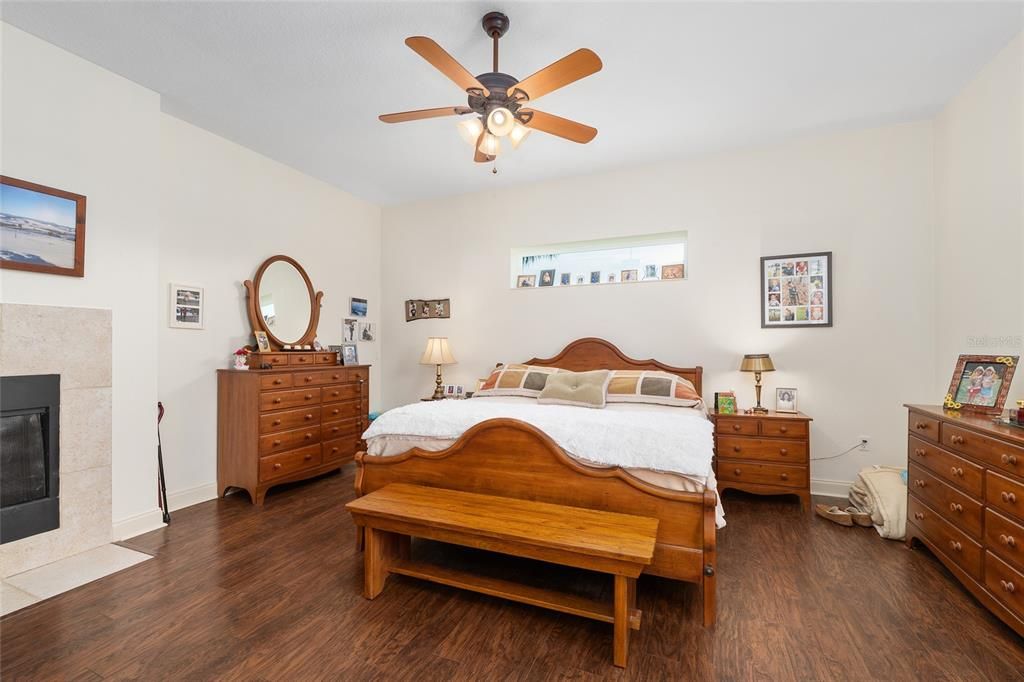 For Sale: $329,000 (3 beds, 2 baths, 2266 Square Feet)