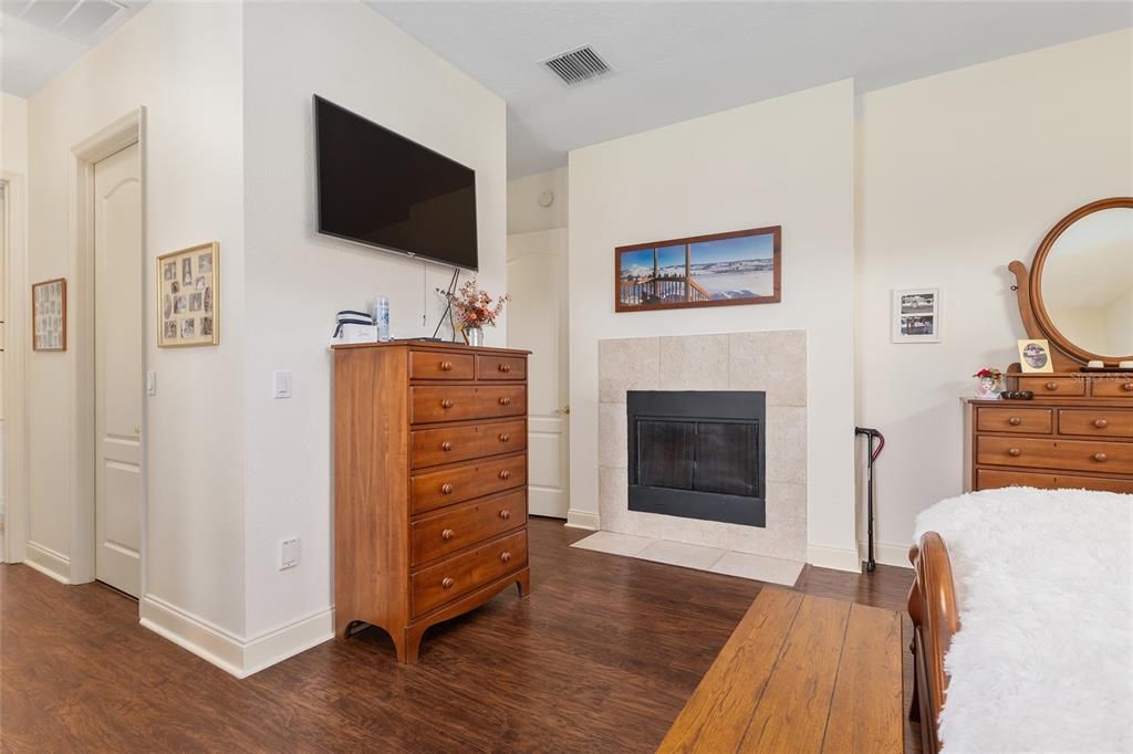 For Sale: $329,000 (3 beds, 2 baths, 2266 Square Feet)