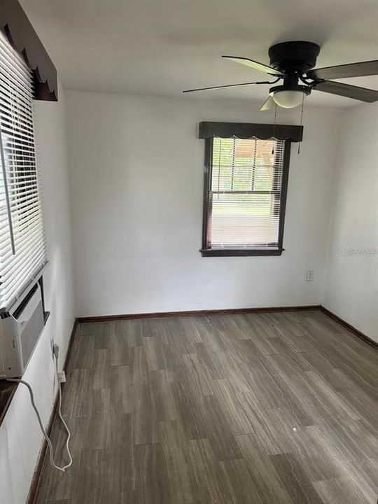 В аренду: $925 (1 спален, 1 ванн, 360 Квадратных фут)