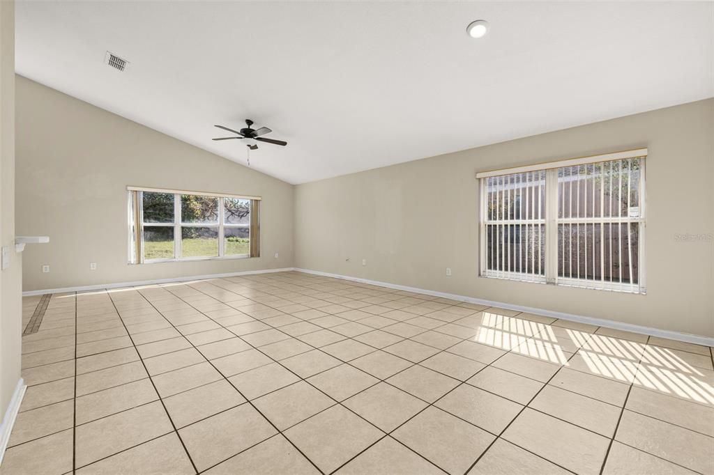 For Sale: $399,900 (3 beds, 2 baths, 1806 Square Feet)