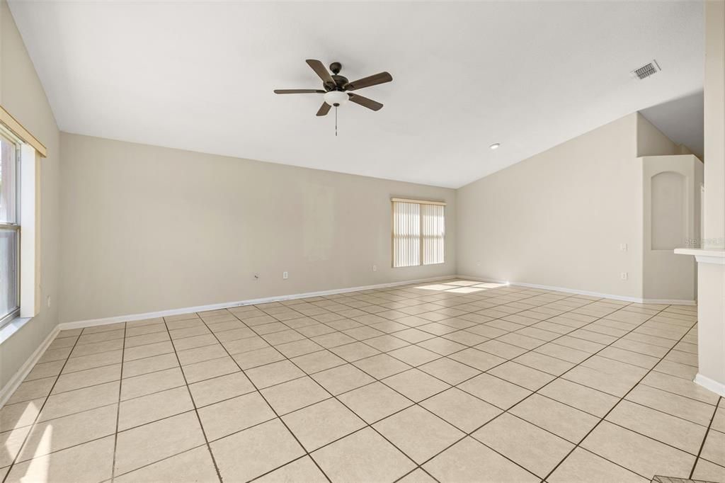 For Sale: $399,900 (3 beds, 2 baths, 1806 Square Feet)
