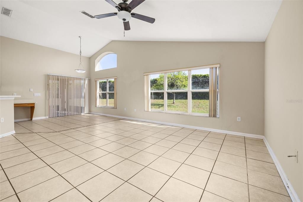 For Sale: $399,900 (3 beds, 2 baths, 1806 Square Feet)
