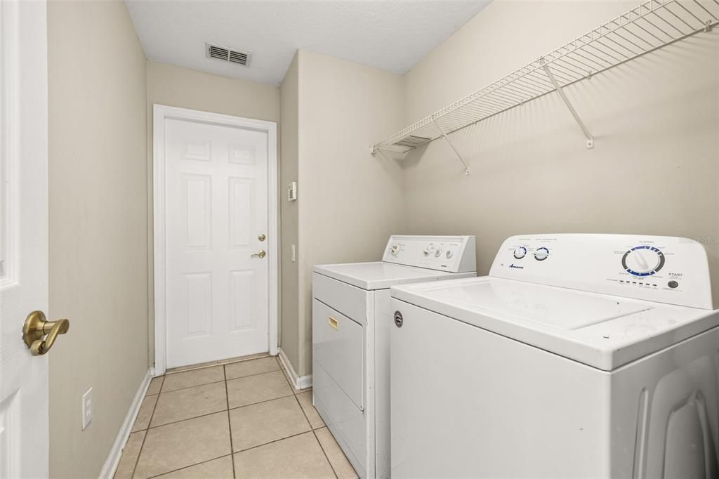 For Sale: $399,900 (3 beds, 2 baths, 1806 Square Feet)
