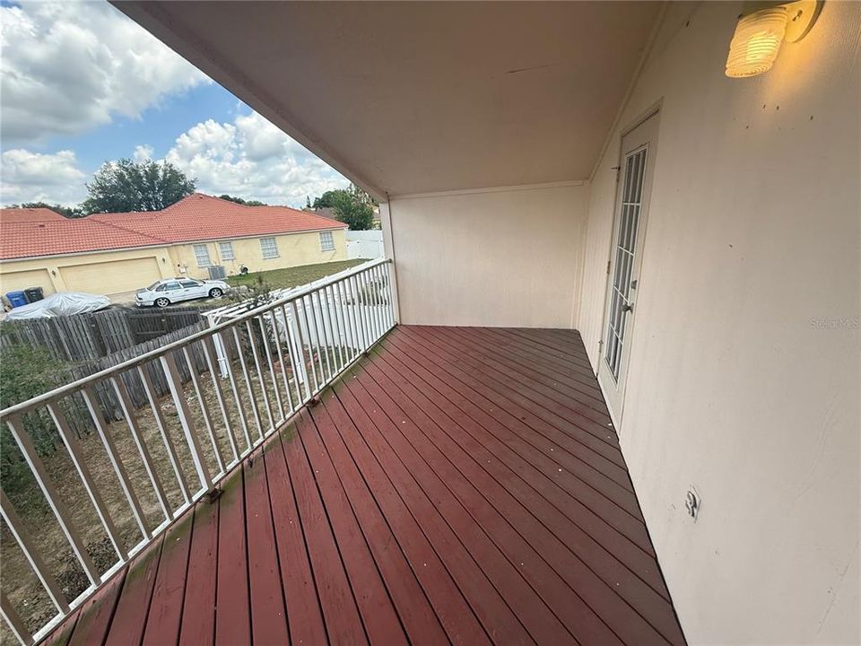 En Venta: $291,500 (4 camas, 2 baños, 2423 Pies cuadrados)