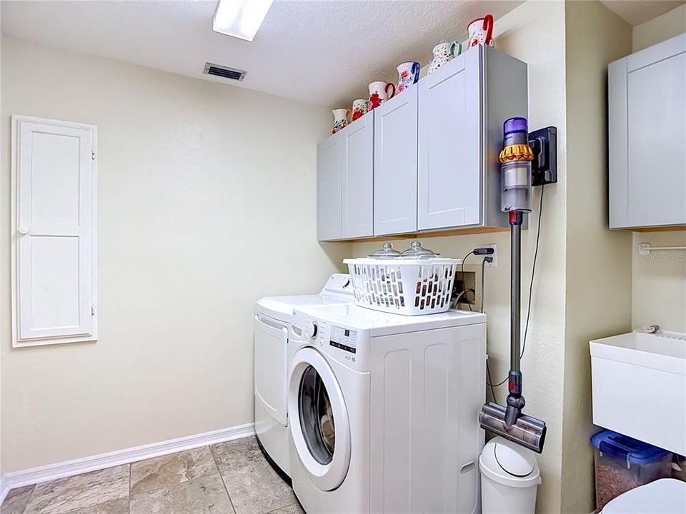 На продажу: $469,900 (3 спален, 2 ванн, 2672 Квадратных фут)