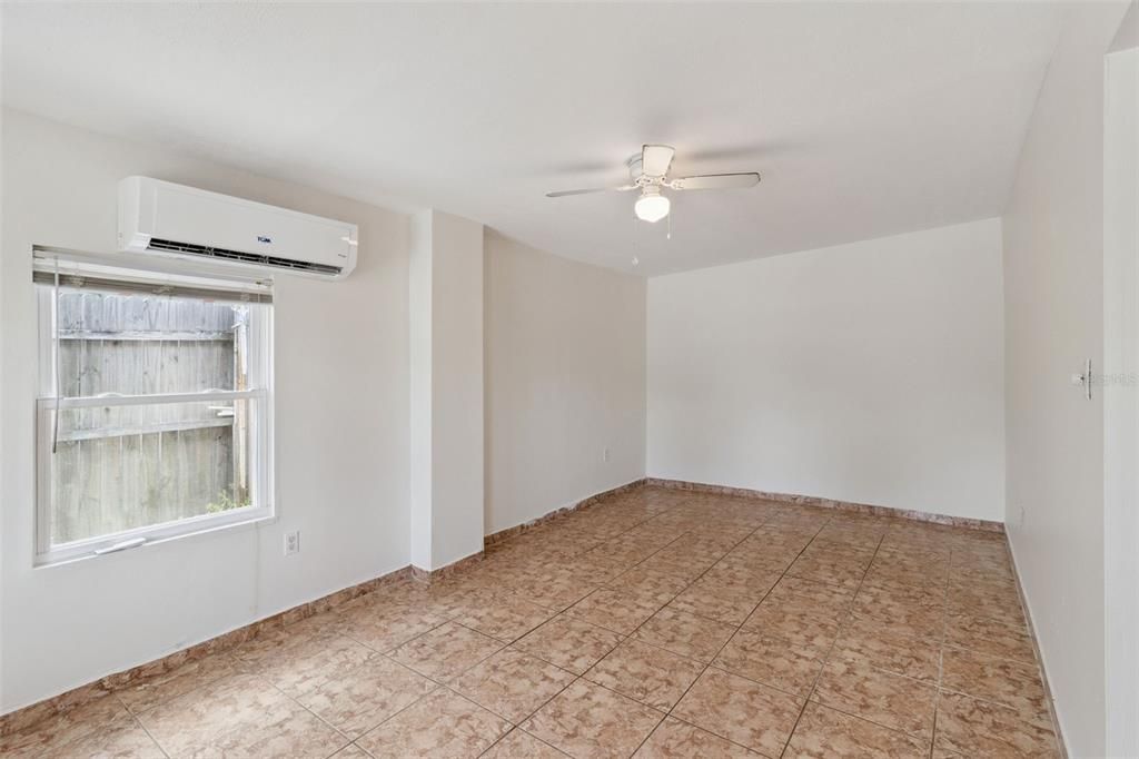 For Sale: $169,000 (3 beds, 1 baths, 979 Square Feet)