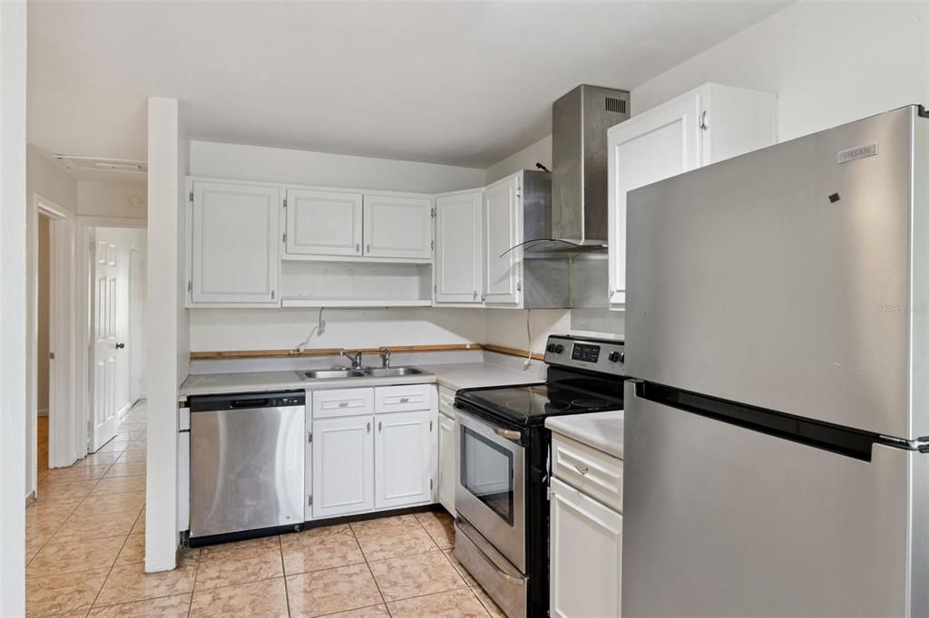 For Sale: $169,000 (3 beds, 1 baths, 979 Square Feet)
