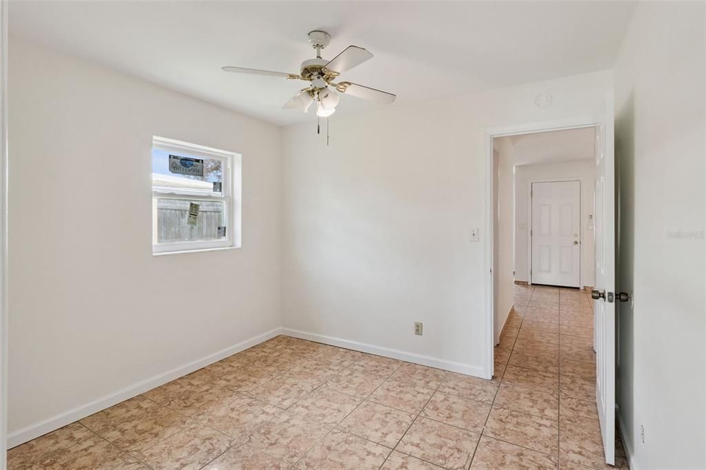 For Sale: $169,000 (3 beds, 1 baths, 979 Square Feet)