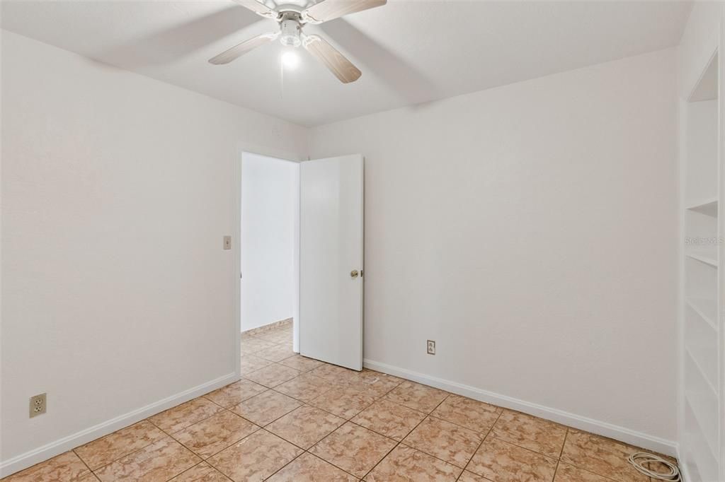 For Sale: $169,000 (3 beds, 1 baths, 979 Square Feet)