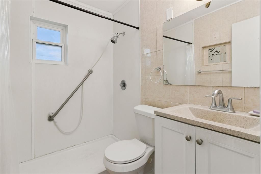 For Sale: $169,000 (3 beds, 1 baths, 979 Square Feet)