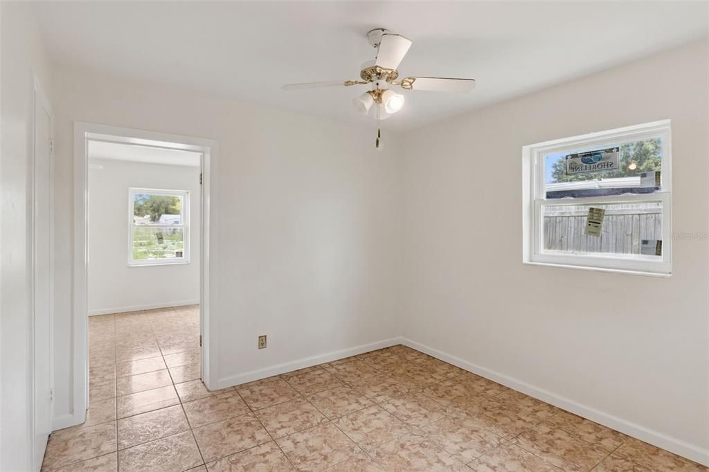 For Sale: $169,000 (3 beds, 1 baths, 979 Square Feet)