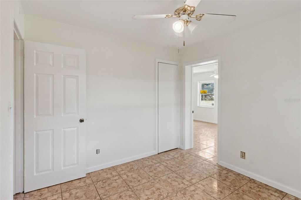For Sale: $169,000 (3 beds, 1 baths, 979 Square Feet)