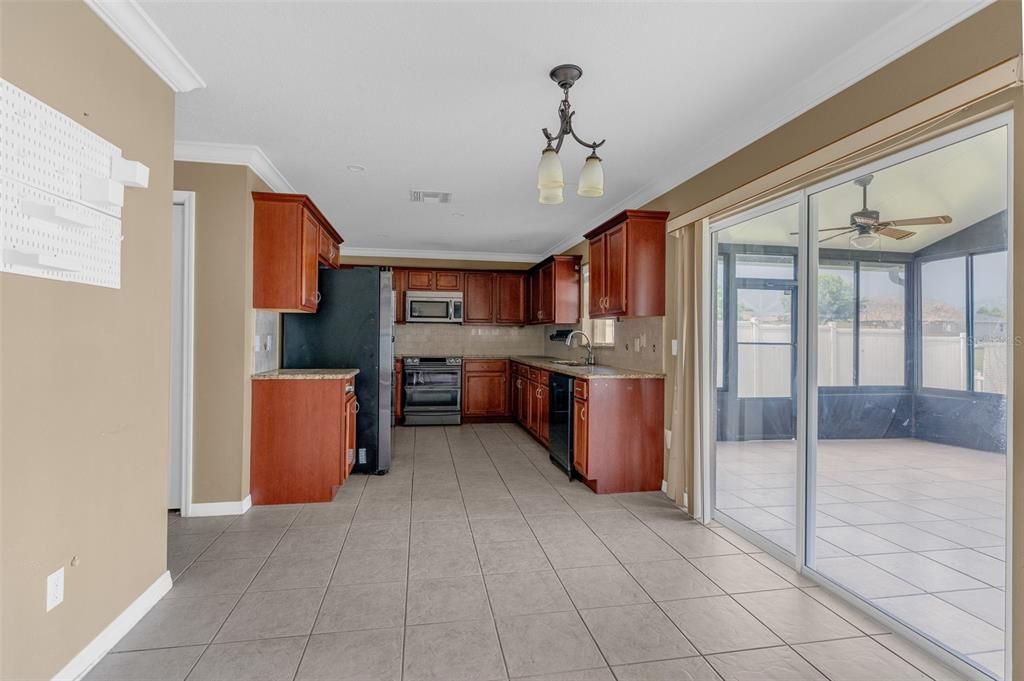 For Sale: $445,000 (4 beds, 2 baths, 2506 Square Feet)