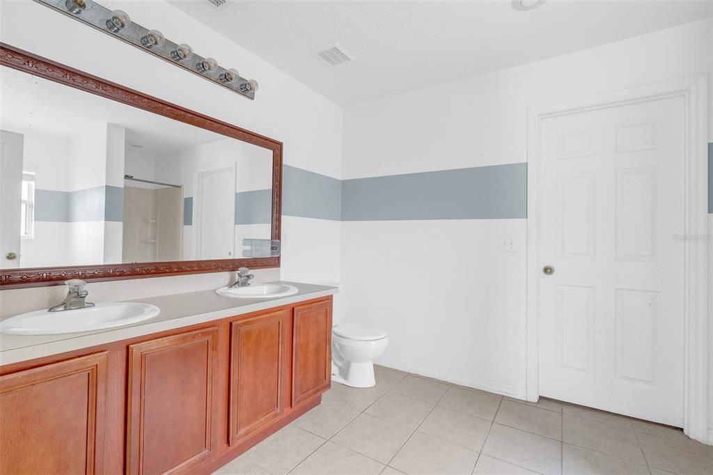 For Sale: $445,000 (4 beds, 2 baths, 2506 Square Feet)