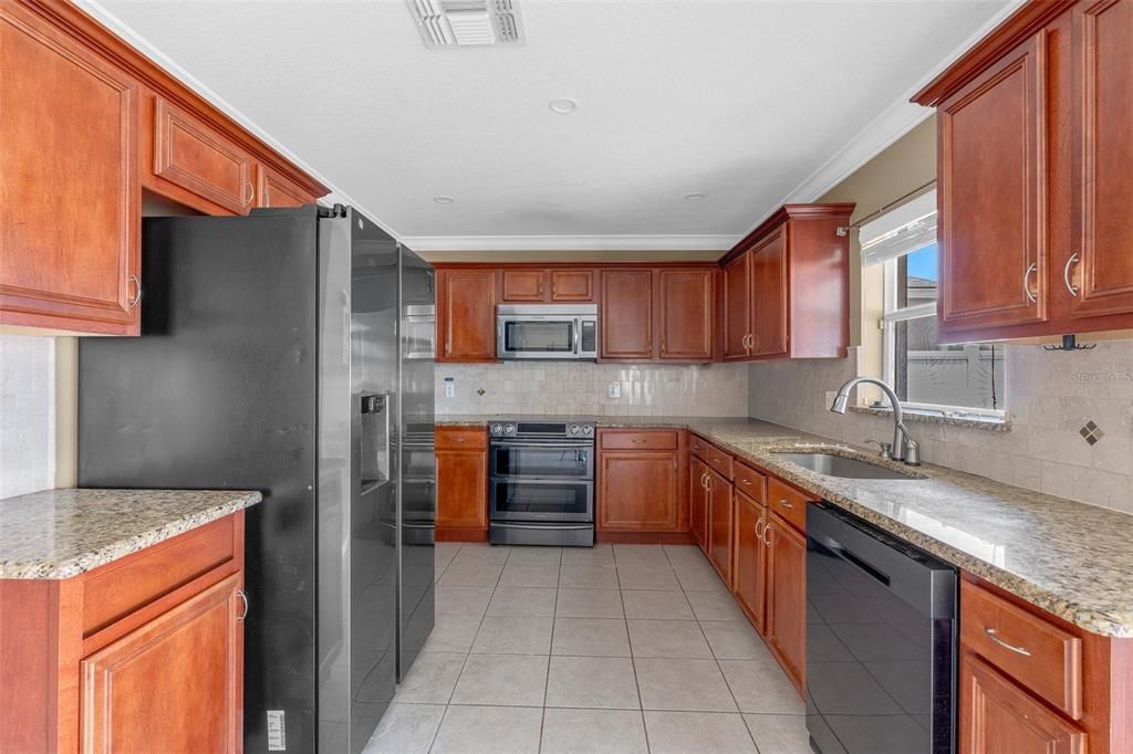 For Sale: $445,000 (4 beds, 2 baths, 2506 Square Feet)