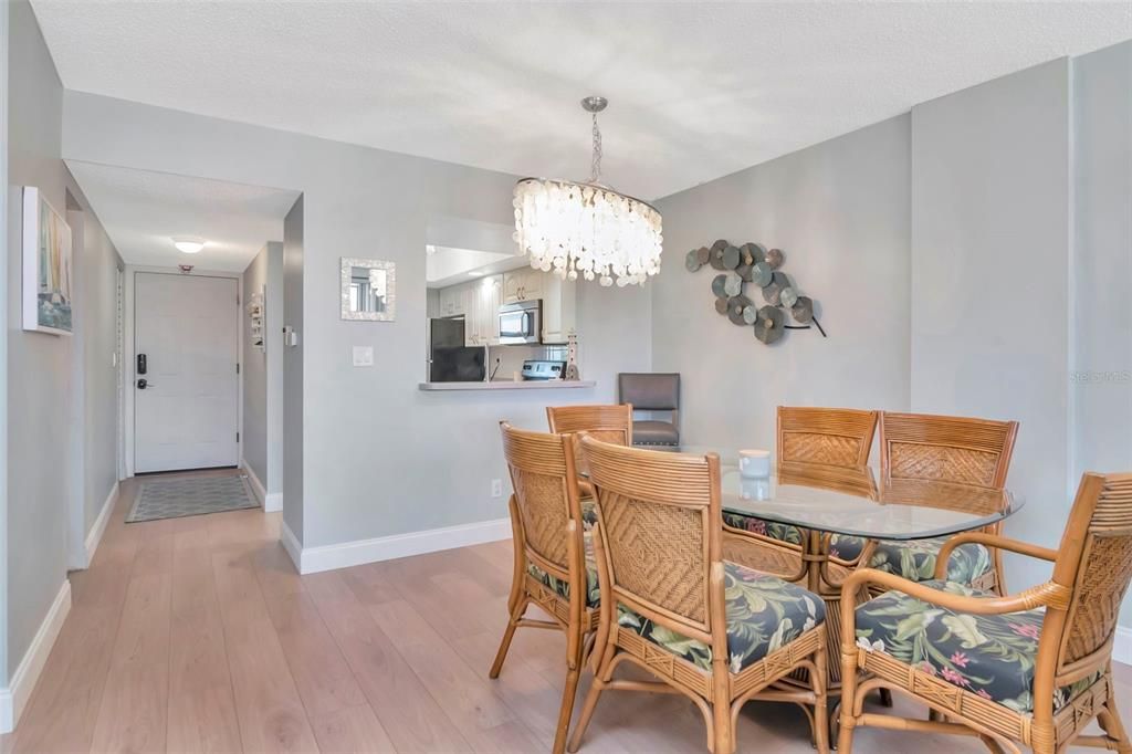 В аренду: $3,500 (2 спален, 2 ванн, 1103 Квадратных фут)