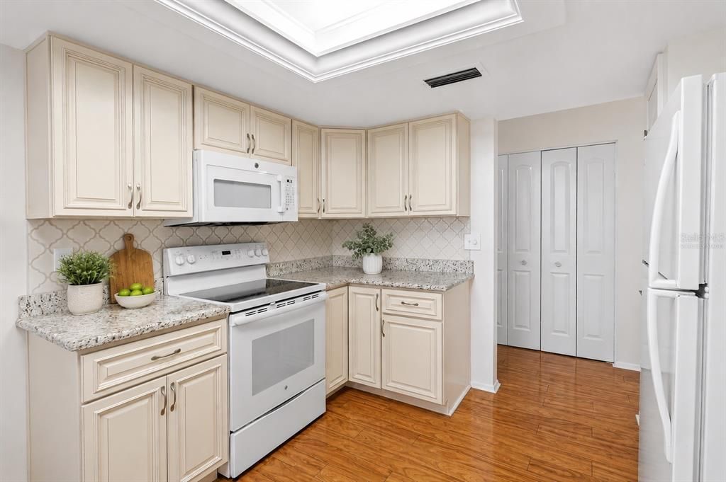 For Sale: $299,000 (3 beds, 2 baths, 1415 Square Feet)