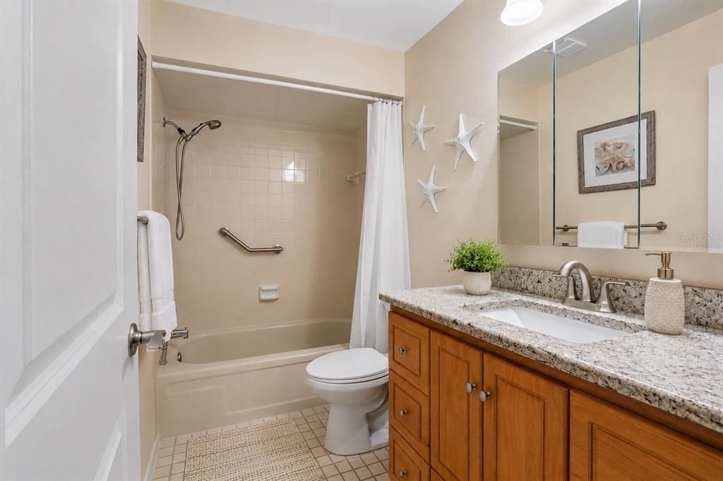 For Sale: $299,000 (3 beds, 2 baths, 1415 Square Feet)