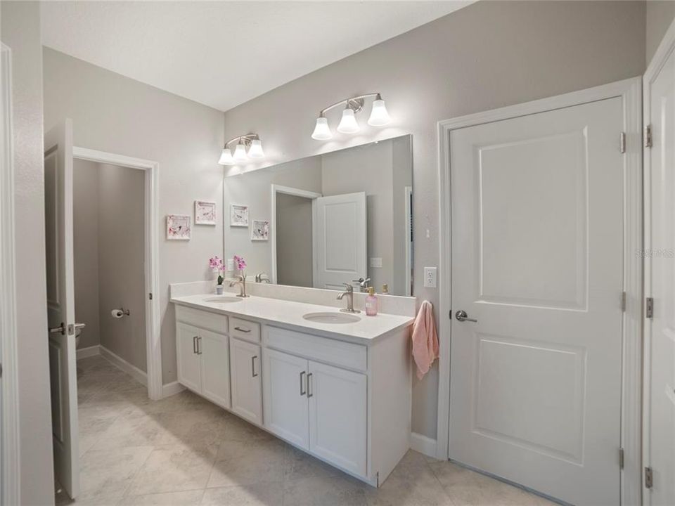 For Sale: $409,500 (3 beds, 2 baths, 2141 Square Feet)