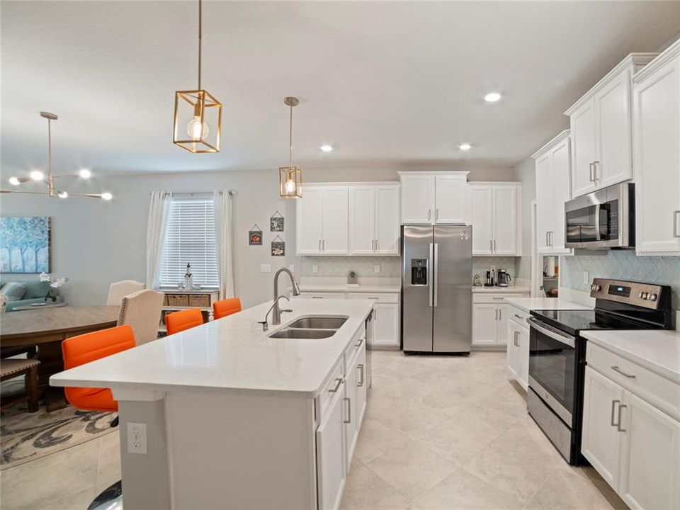 For Sale: $409,500 (3 beds, 2 baths, 2141 Square Feet)