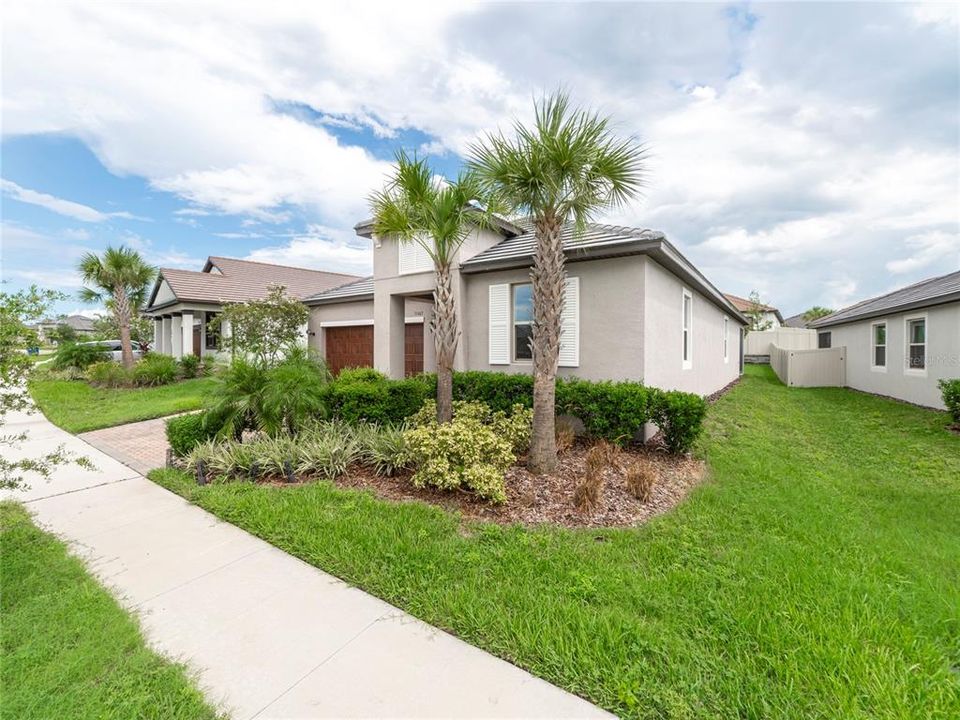 For Sale: $409,500 (3 beds, 2 baths, 2141 Square Feet)