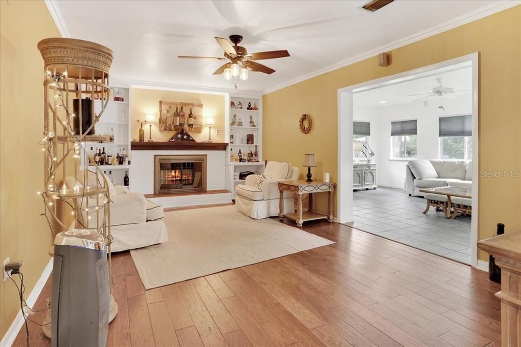 For Sale: $534,999 (4 beds, 2 baths, 2220 Square Feet)